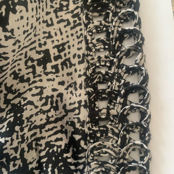 COLDWATER CREEK BLACK/WHITE BRAIDED V-NECKLINE ELASTIC WAIST PEASANT BLOUSE 14 - Picture 5 of 7